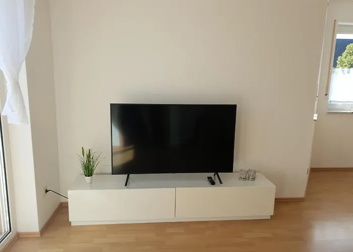 In Naehe Flughafen Koeln Bonn Appartamento *