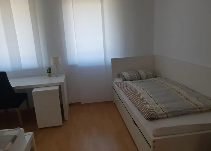 In Naehe Flughafen Koeln Bonn Daire Troisdorf