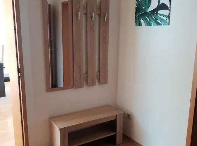 In Naehe Flughafen Koeln Bonn * Troisdorf