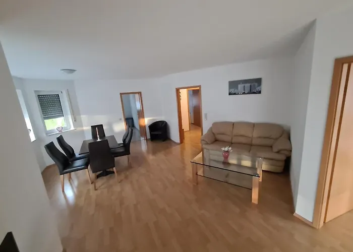 In Naehe Flughafen Koeln Bonn Appartamento *